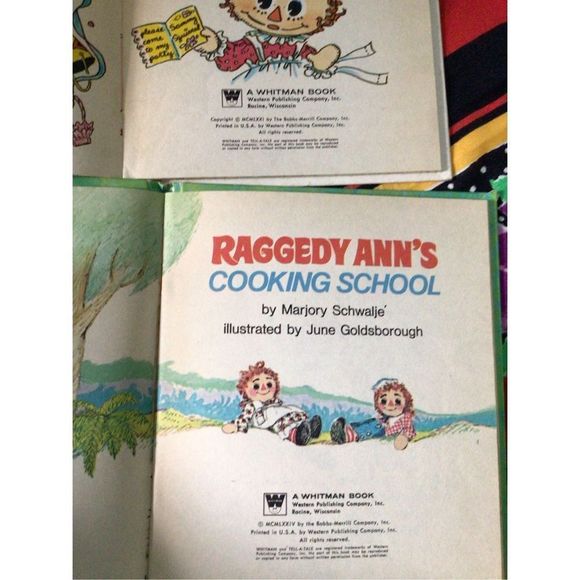 Vintage Bundle of 2 Raggedy Ann Story Books 1974/1971 🐇 - Picture 4 of 11